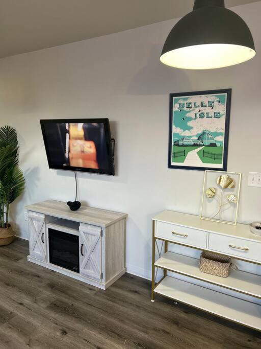 Modern Loft!/Free Parking/Long Stay Friendly! Детройт Экстерьер фото