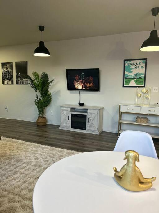 Modern Loft!/Free Parking/Long Stay Friendly! Детройт Экстерьер фото